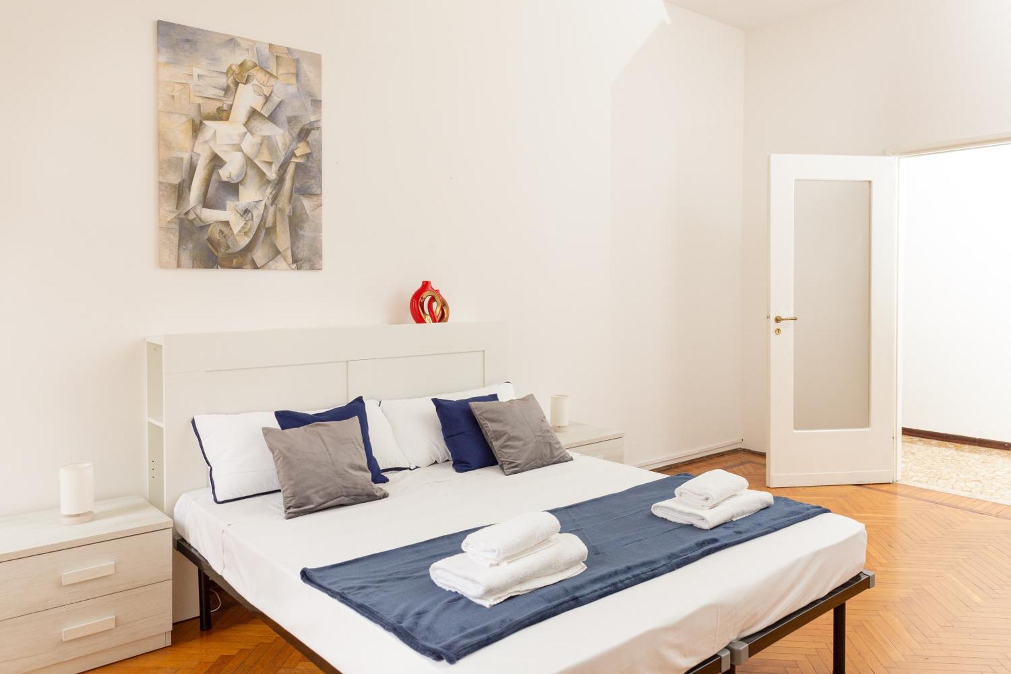 Picasso - Spacious Exclusive Apartment Milano Esterno foto