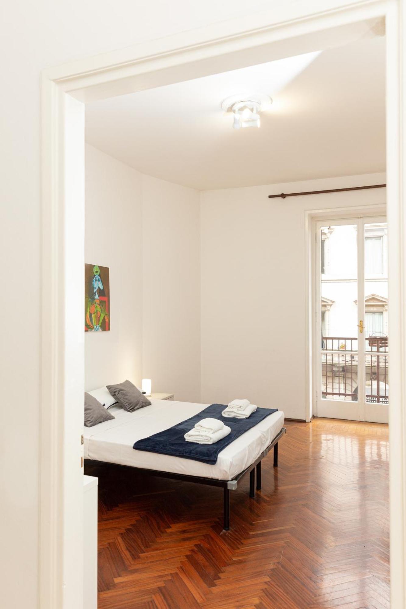 Picasso - Spacious Exclusive Apartment Milano Esterno foto